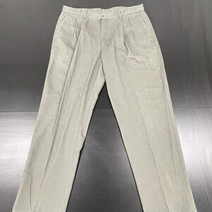 Dockers Men's Light Gray Chinos